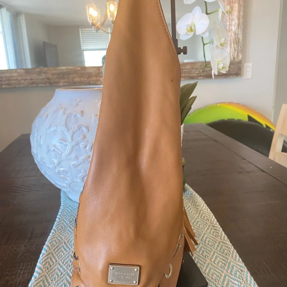 Michael Kors Bag (Tan) w/Silver Hardware. - Picture 5 of 12